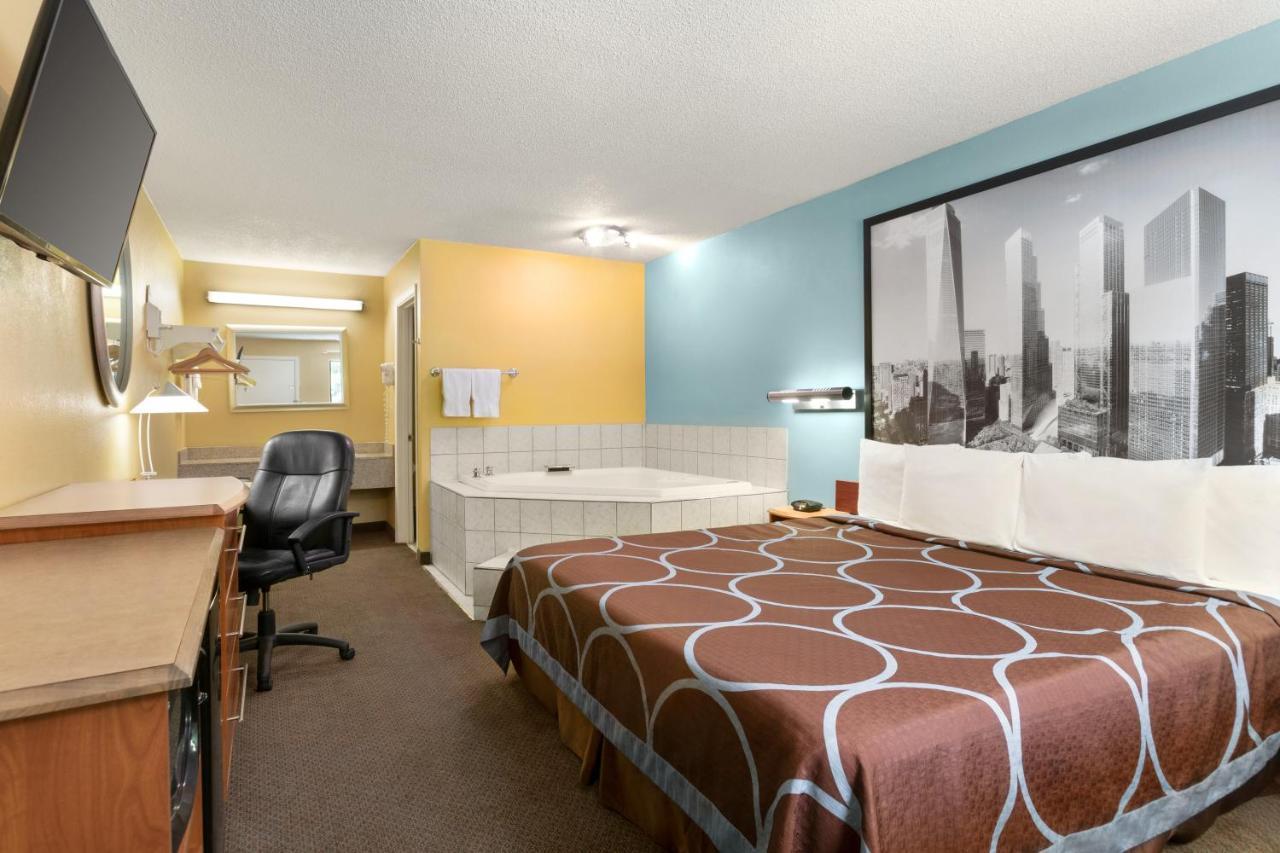 Super 8 By Wyndham Findlay Hotel Buitenkant foto