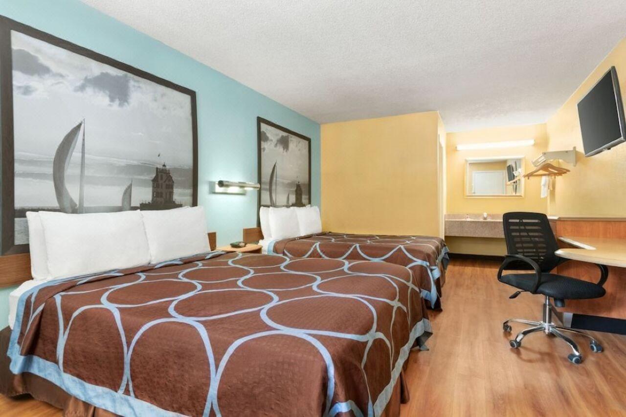 Super 8 By Wyndham Findlay Hotel Buitenkant foto