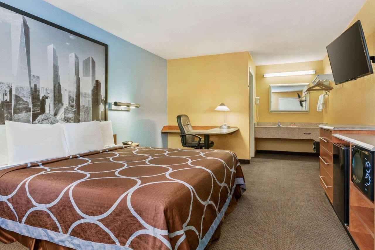 Super 8 By Wyndham Findlay Hotel Buitenkant foto