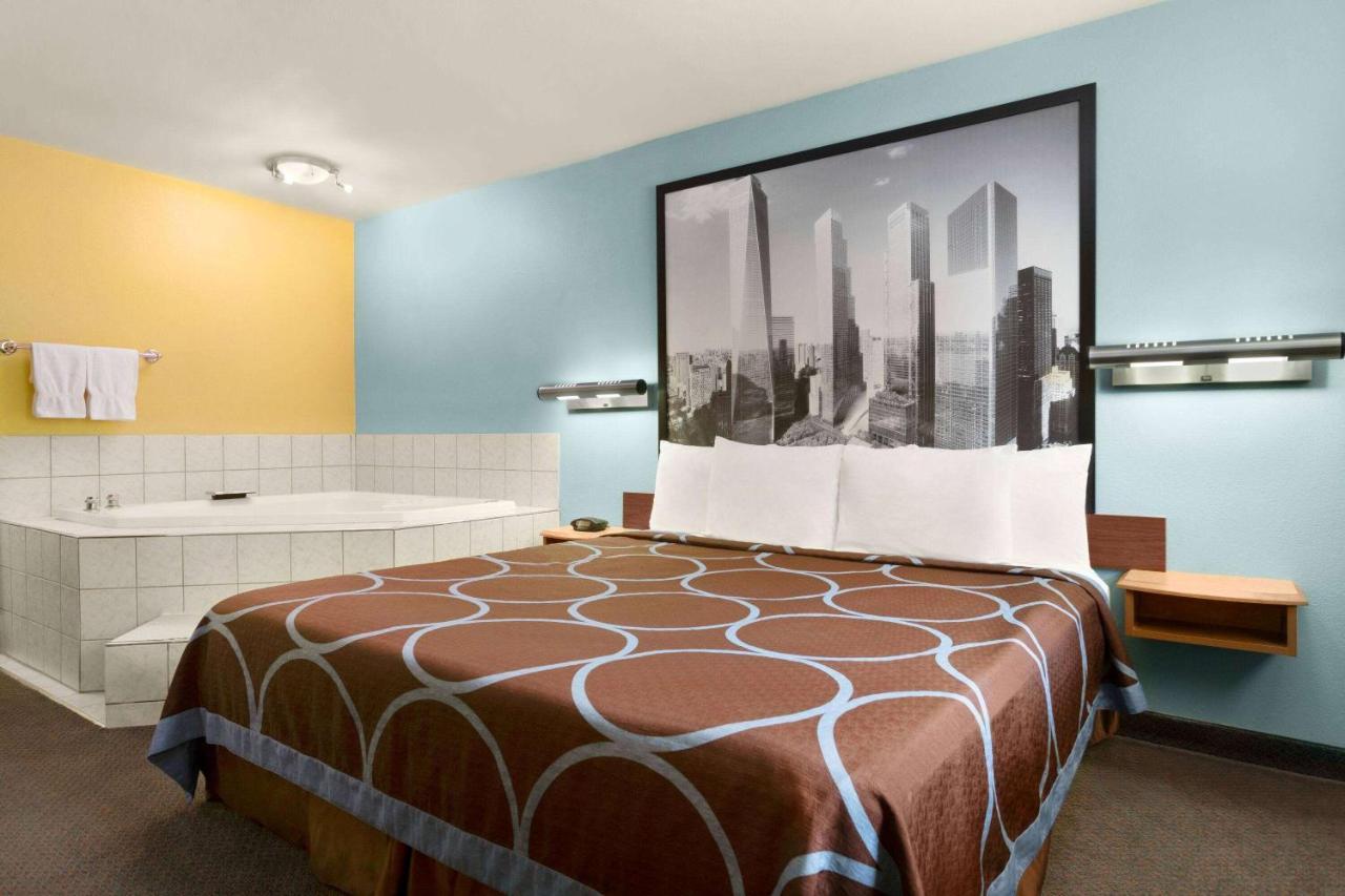 Super 8 By Wyndham Findlay Hotel Buitenkant foto