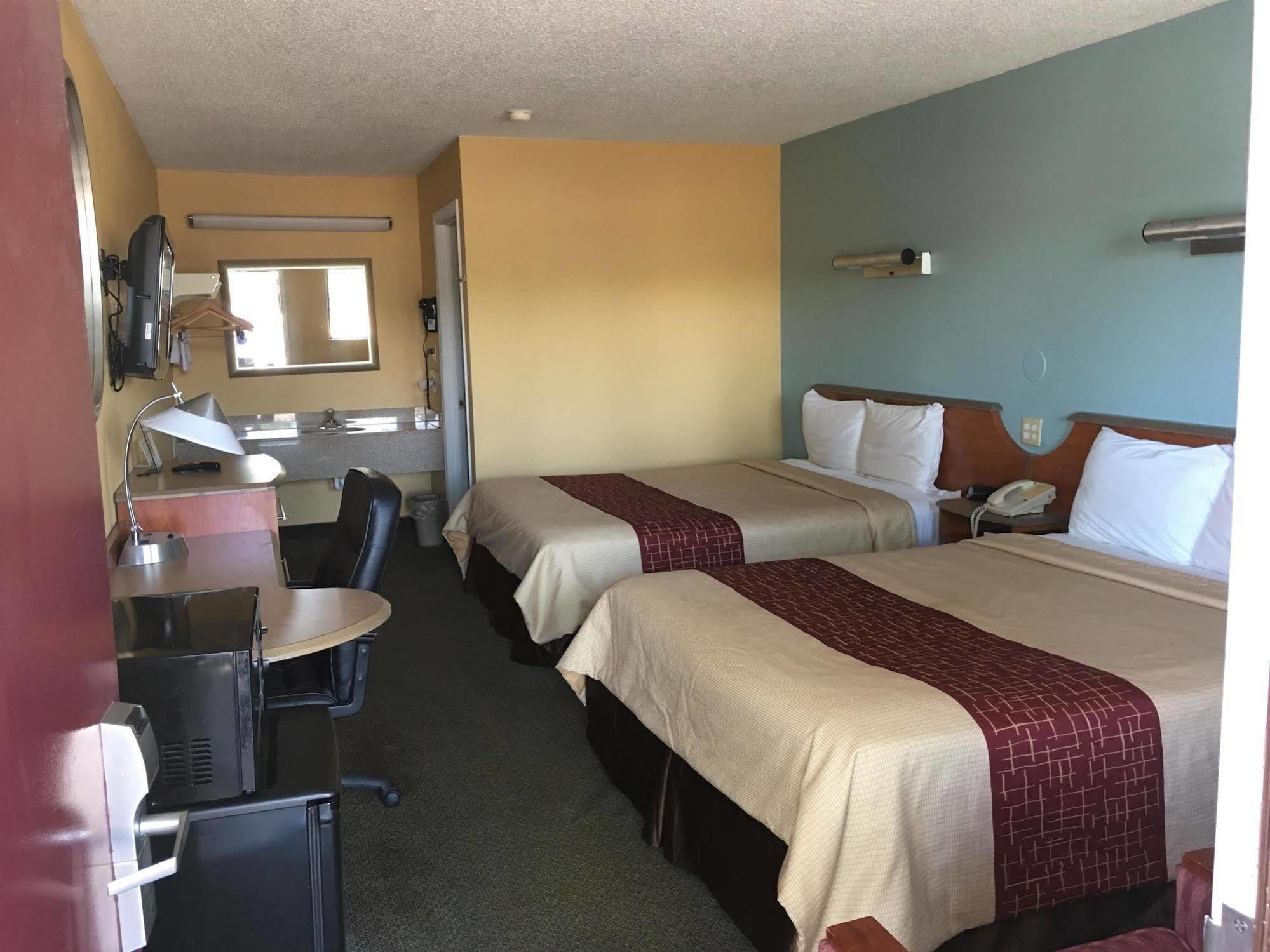 Super 8 By Wyndham Findlay Hotel Buitenkant foto