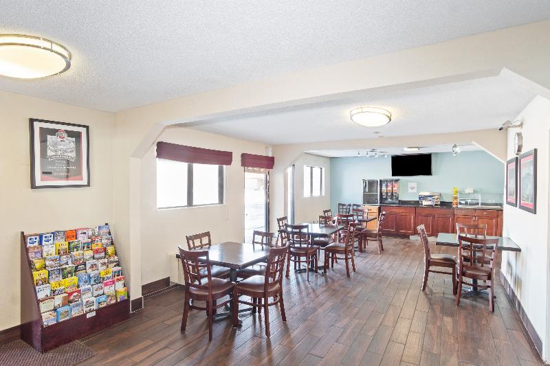 Super 8 By Wyndham Findlay Hotel Buitenkant foto